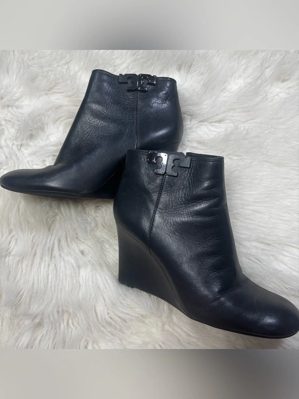 Tory Burch Lowell Black Leather Wedge Bootie size Women’s 8.5